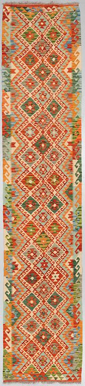 GALLERIMATTA, Kelim, ca 390 x 77 cm.