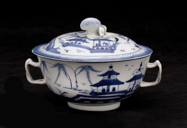 SKÅL med LOCK, Kina. 1800-talets första hälft.