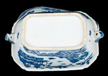 SMÖRTERRIN, porslin, Kina, Jiaqing (1796-1820).