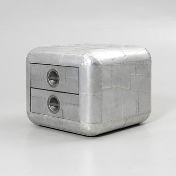 Timothy Oulton, Byrå, "Aviator Blackhawk Chest", Artwood, 2000-tal.