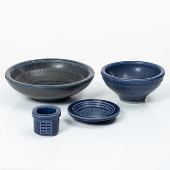 Kåge Verkstad, a set of three ceramic bowls and a small dish, Gustavsberg, Sweden, 1957-61.