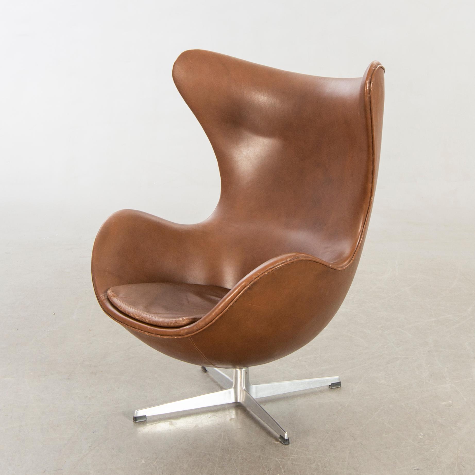 ARNE JACOBSEN, A easy chair "Egg chair" designed for Fritz Hansen, Denmark.