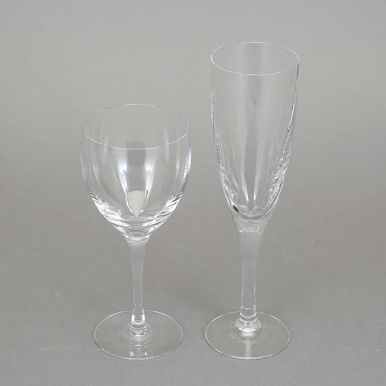 CHAMPAGNE- samt RÖDVINSGLAS, 16 st (8+8), "Chateau", Bertil Vallien, Kosta Boda, 1900-talets fjärde kvartal.