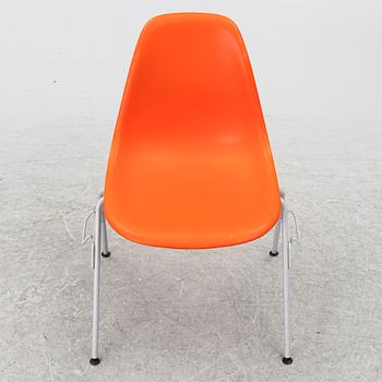 Charles & Ray Eames, five 'DSS' chairs, Vitra.