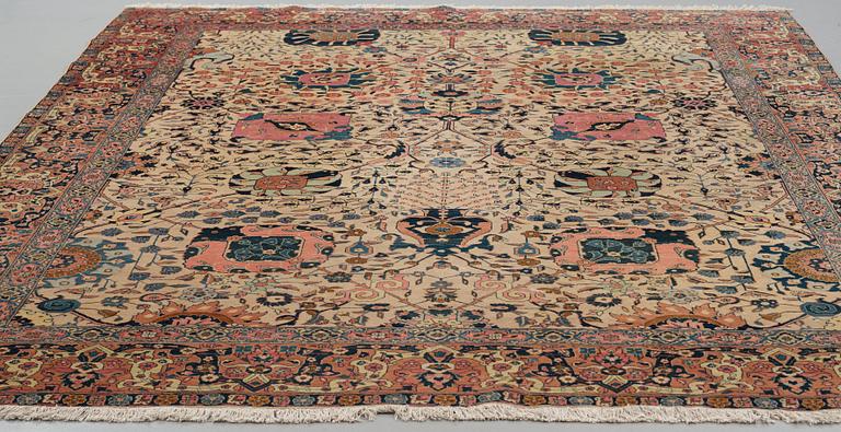 Matto, semi-antique Tabriz Petag, ca 393,5 x 303 cm.