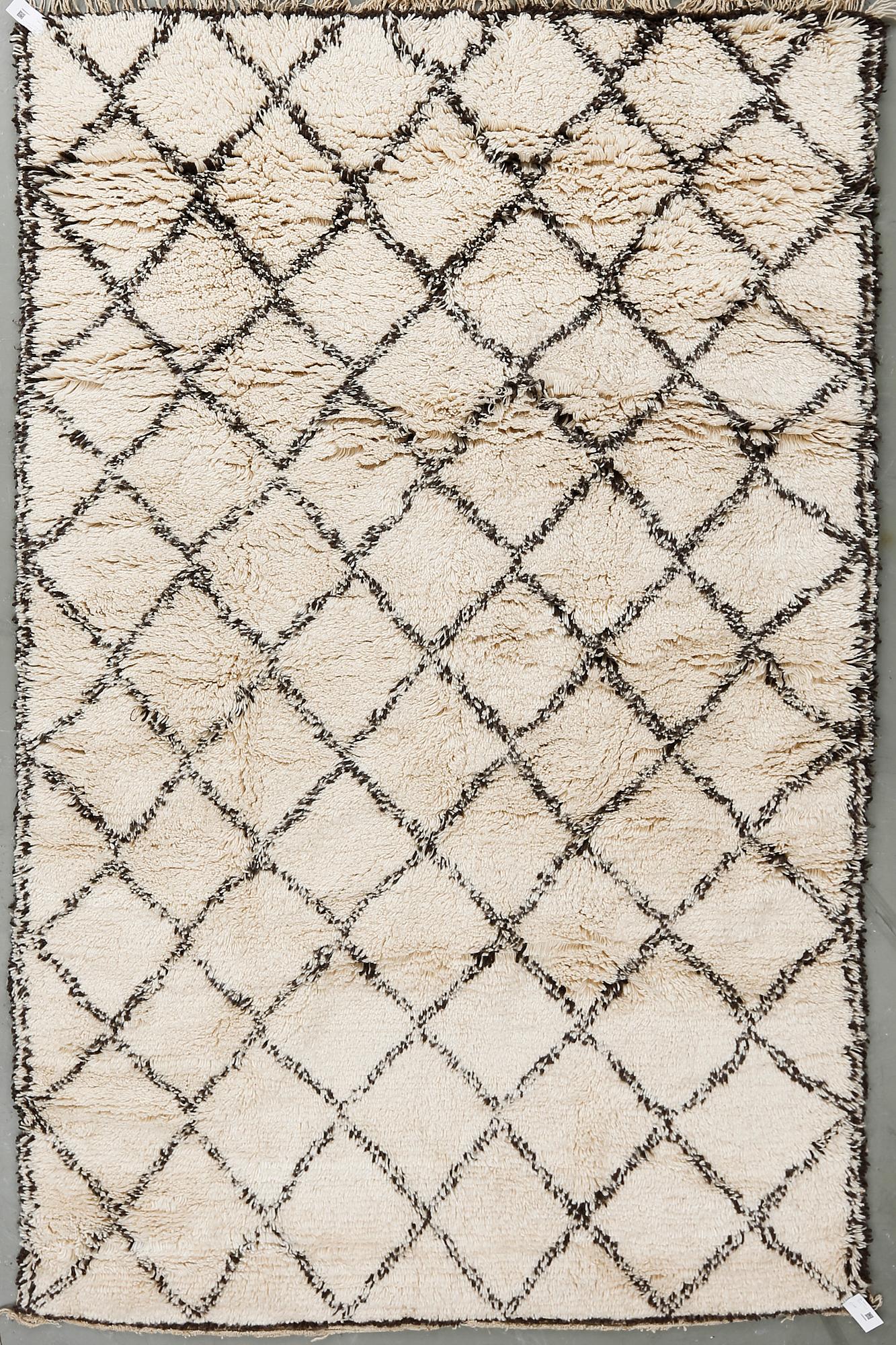 MATTA, Beni Ourain. Ca 290x185 cm.