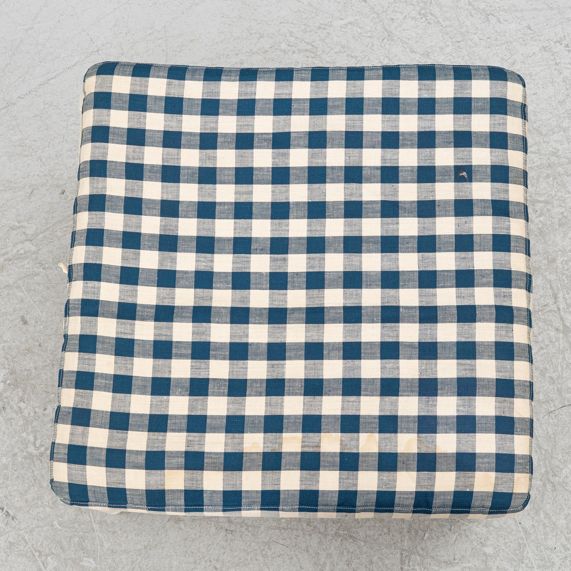 Fotpall, "Medevi Brunn", ur IKEAs 1700-talsserie, 1990-tal.