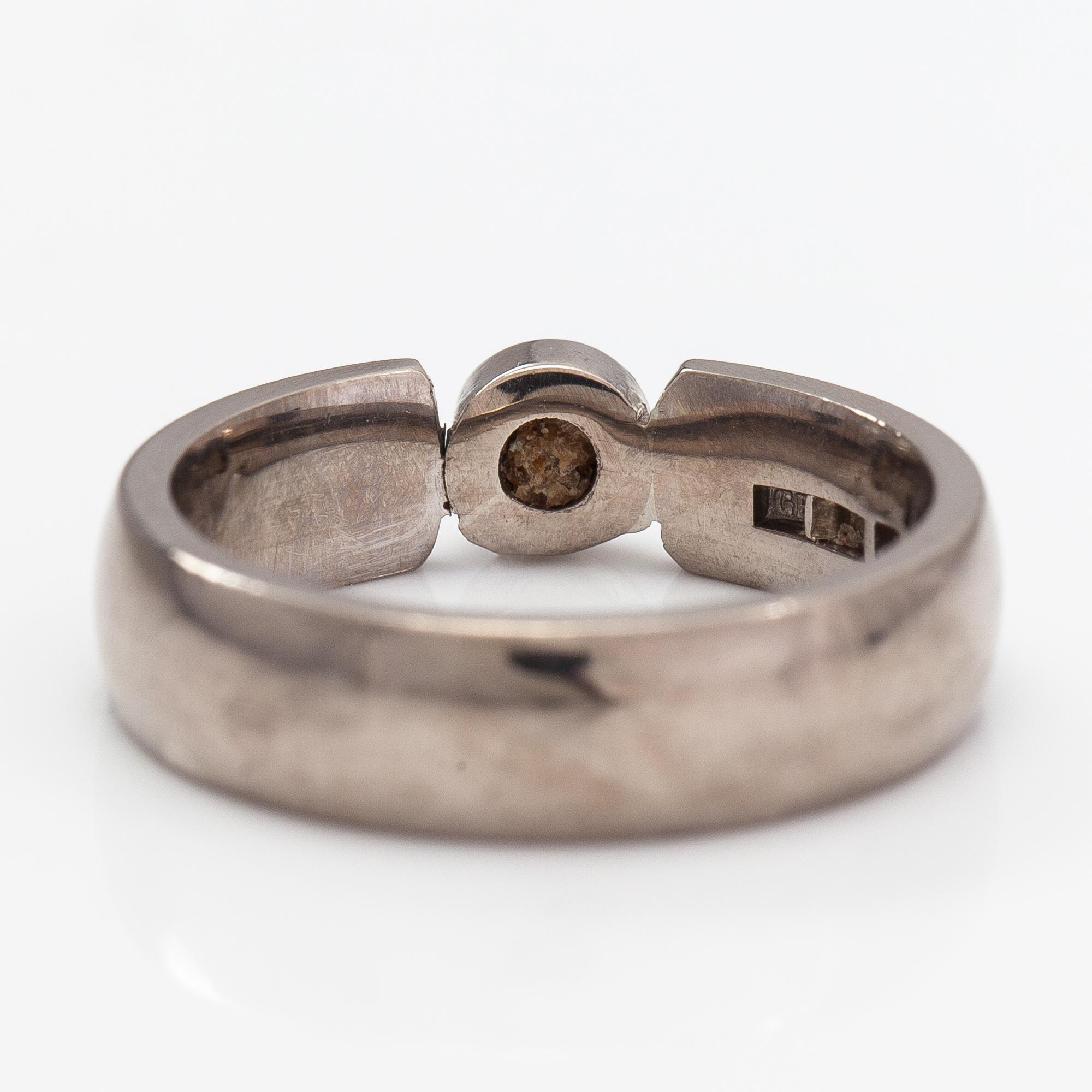 Ring, 18K vitguld, diamant ca 0.10 ct. Gunnar Berg Silver, Malmö.