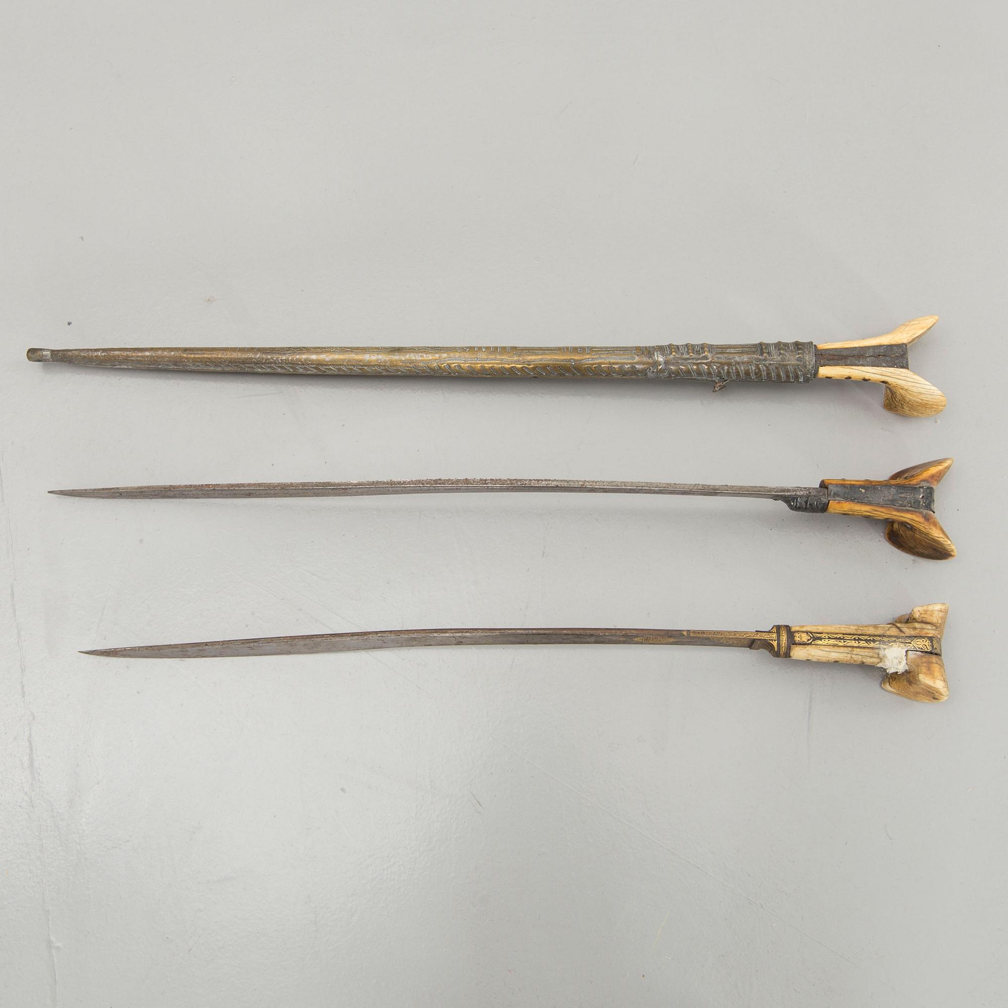 SWORDS - YATAGAN / YATAGHAN, 3 pcs, ottoman, Turkey possibly 19th century.
