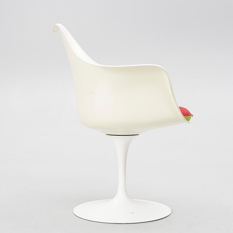Eero Saarinen, A 'Tulip' armchair.