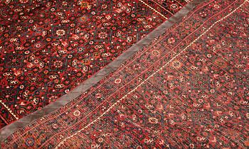 A Hamadan runner, approx. 397 x 112 cm.
