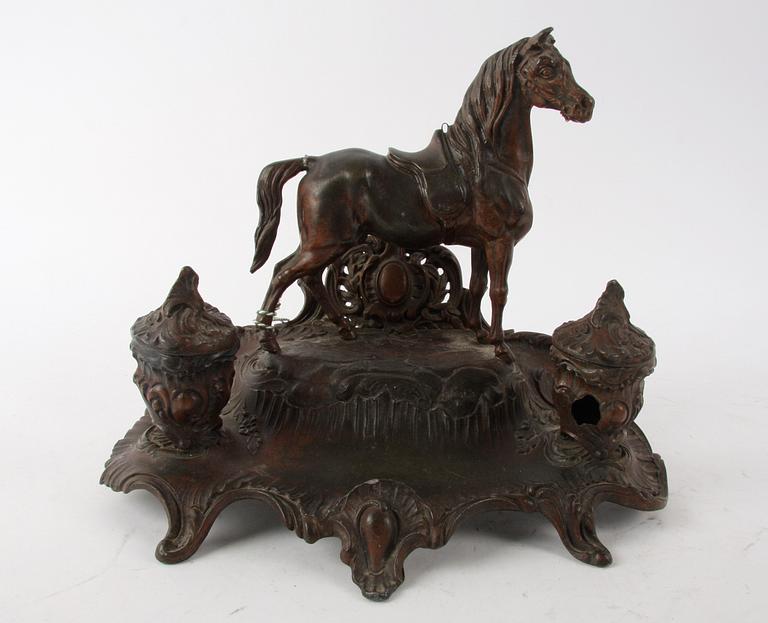 TOBAKSBURKAR, 2 st och SKRIVSTÄLL, 1800-tal samt art deco.