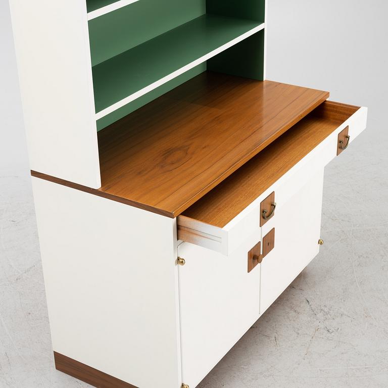 Josef Frank, a model "B2255" bookshelf, Firma Svenskt Tenn, post 1985.