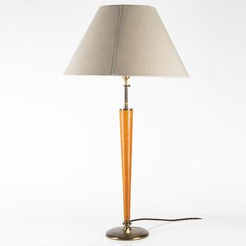 Bertil Brisborg, monumental bordslampa, modell "30910", Nordiska Kompaniet, 1940-tal.