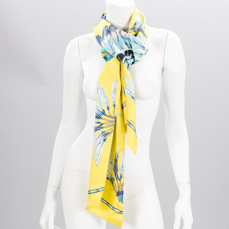 HERMÈS Maxi Twilly and Triangle Scarf.