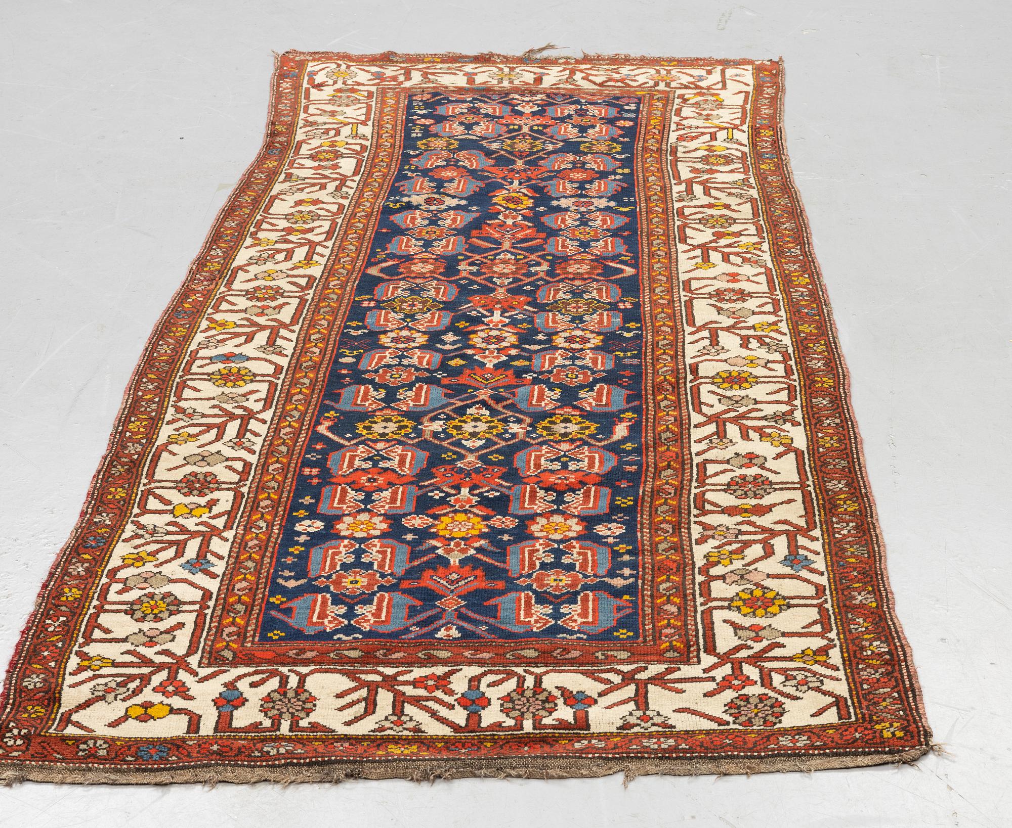 Matta, antik Kurdisk, ca 247-253 x 116-125 cm.