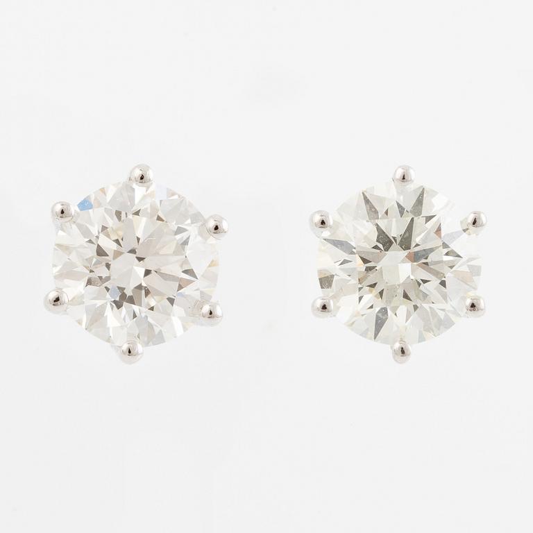 Örhängen 18K vitguld med briljantslipade diamanter.