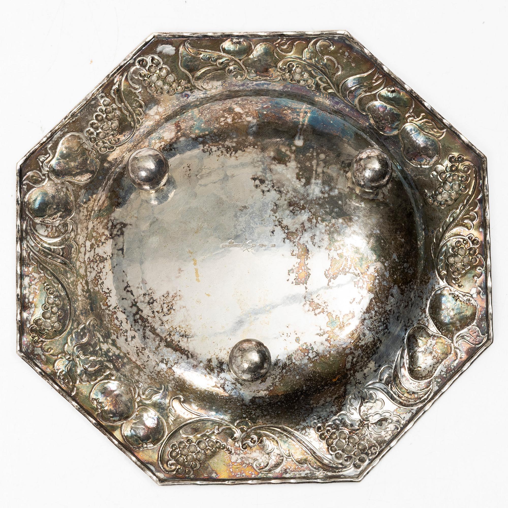 A Swedish silver dish, mark of JE Skreij, Falun 1929.