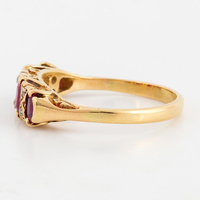 RING, with rubies and old cut diamonds.