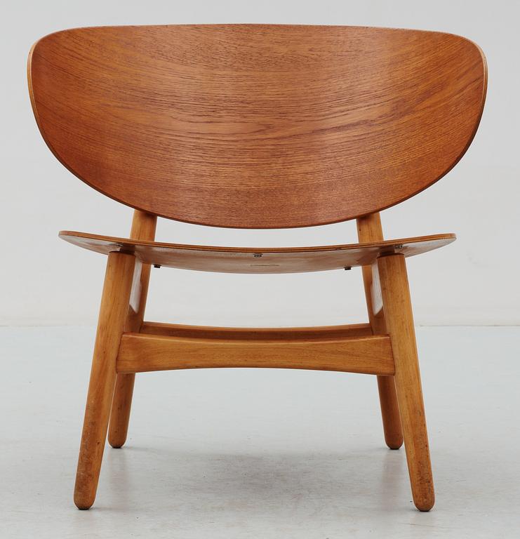 A Hans J. Wegner teak and beechwood Shell' chair, Fritz Hansen, Denmark 1950's.
