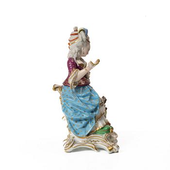 Figurin/tekanna, porslin, Europa, 1900-tal.