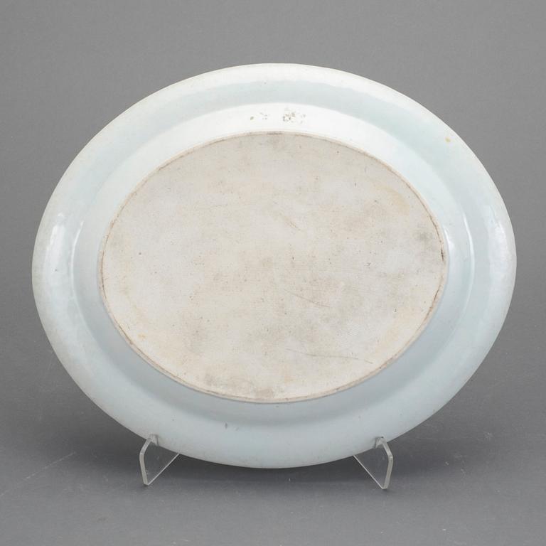 STEKFAT, porslin. Kina, Jiaqing (1796-1820).