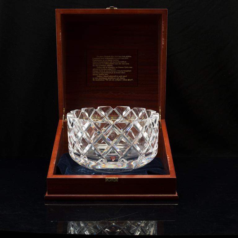 GUNNAR CYRÉN, a 'Sofiero' glass bowl from Orrefors.