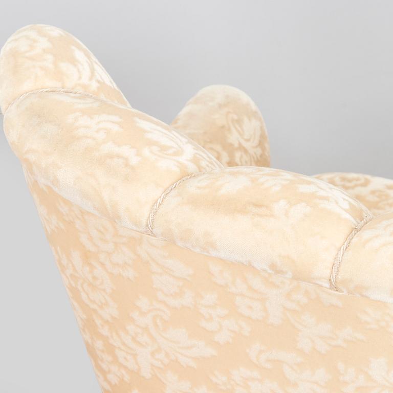 A mid-20th century armchairs.