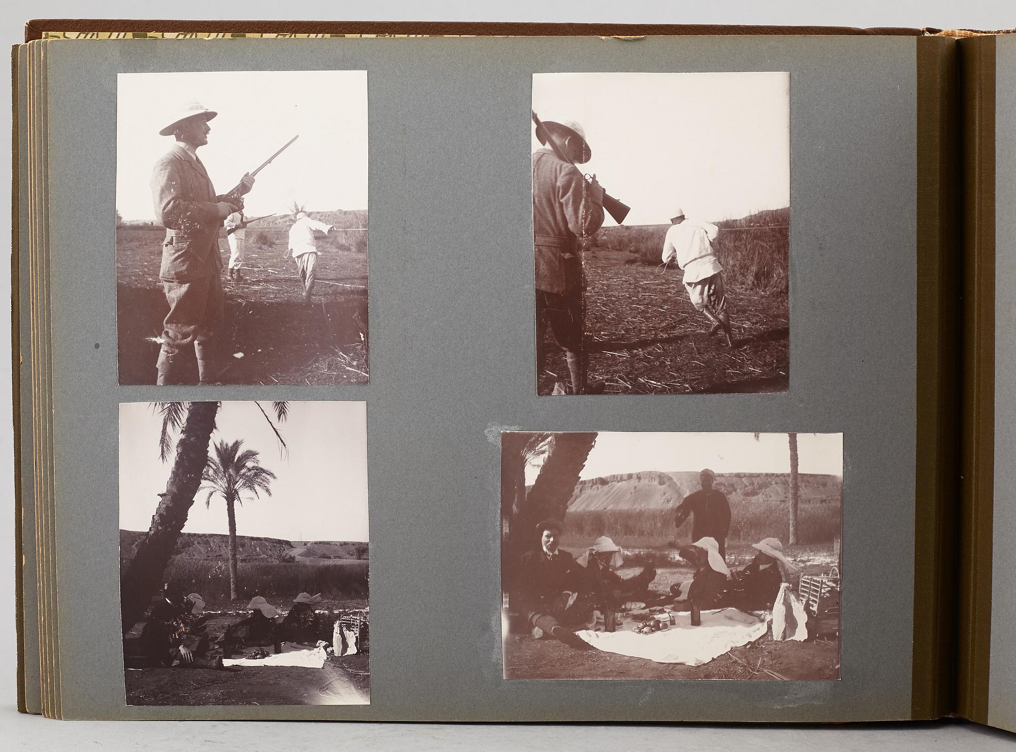 FOTOALBUM,   MEDELHAVSKRYSSNING 1905-06 MED KORVETTEN FREJA.