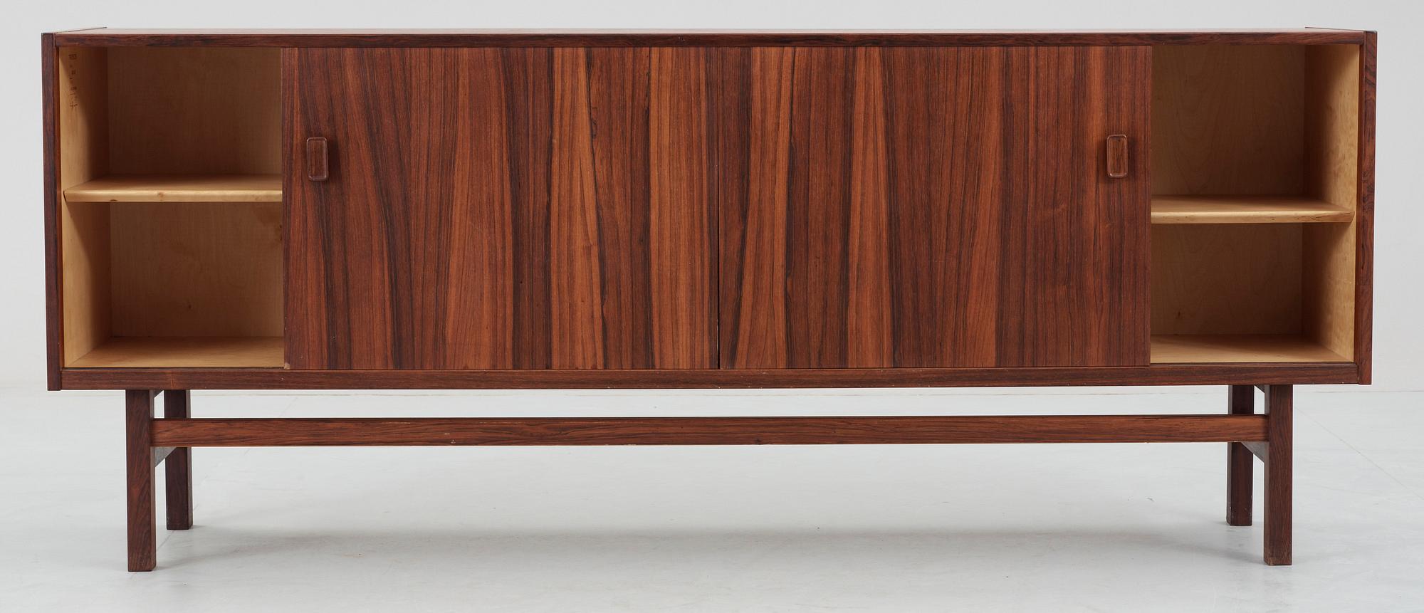 SIDEBOARD, "Arild", Nils Jonsson, Troeds industrier, Bjärnum. 1900-talets mitt.