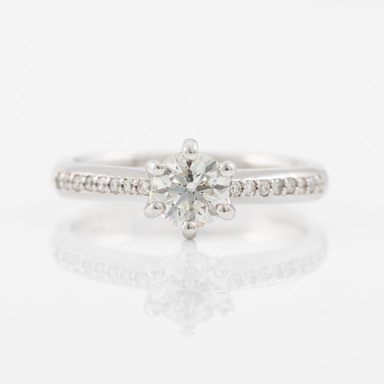 Ring, 18K white gold with brilliant-cut diamond.
