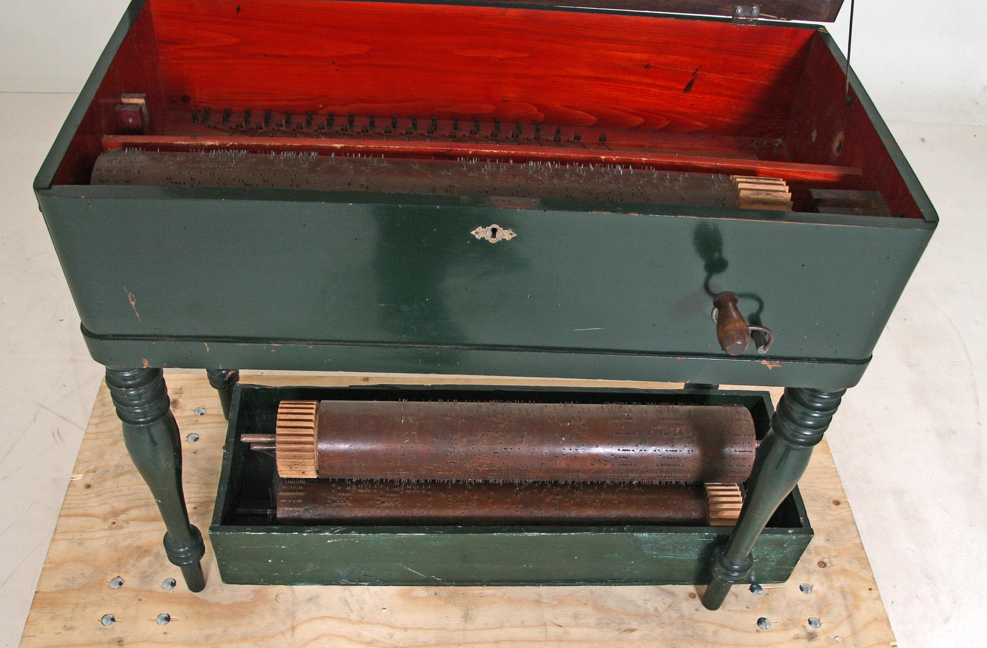 PIANOHARPA, omkring 1900, fyra rullar medföljer.