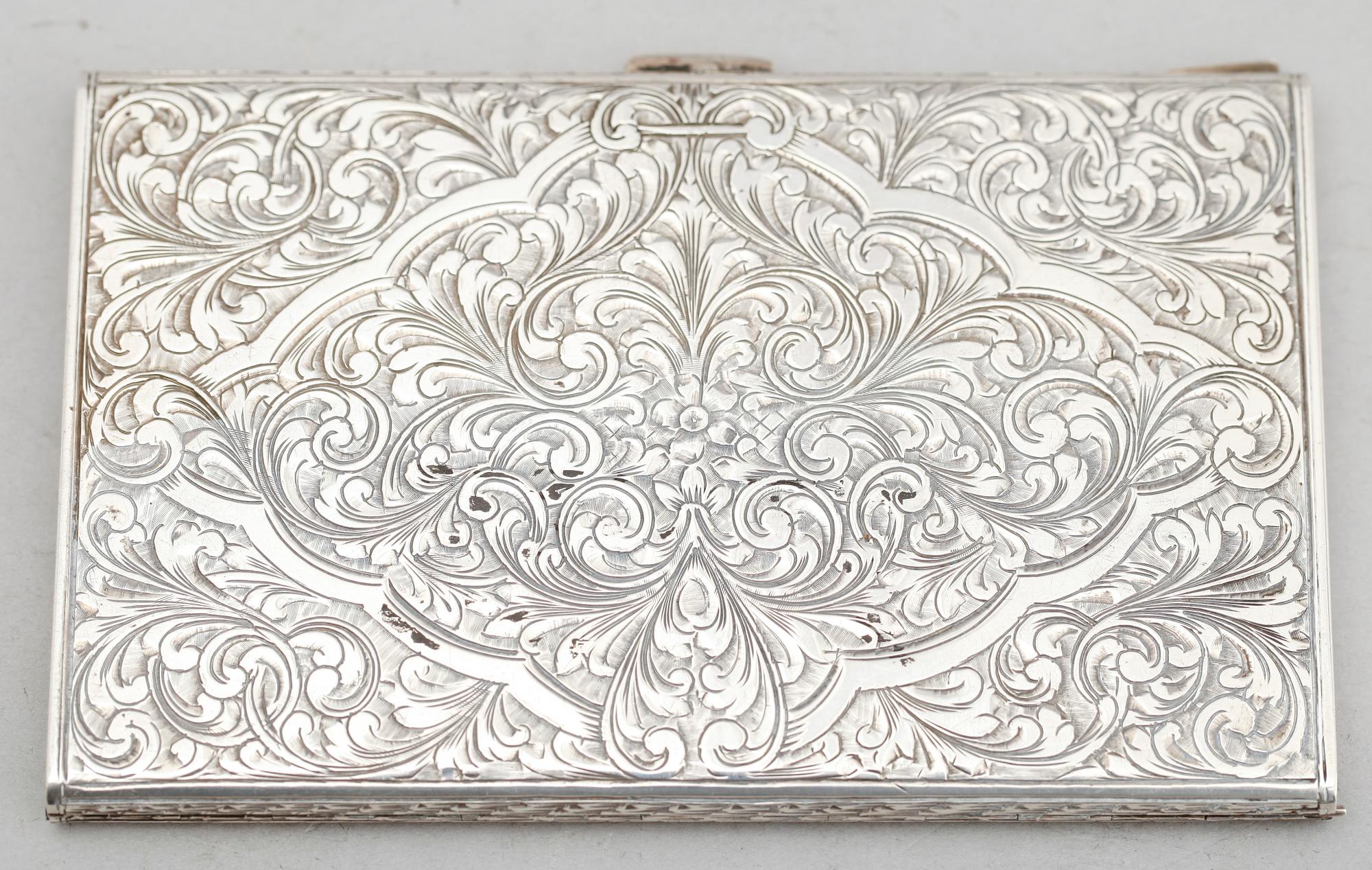 CIGARETTETUI, silver. Vikt ca 187 g.