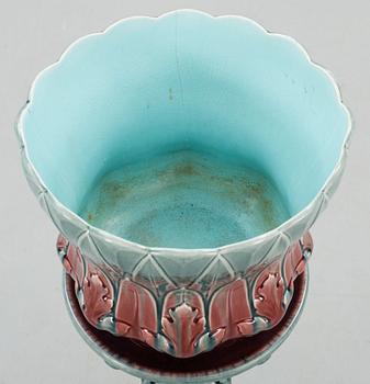 PIEDESTAL MED YTTERFODER, flintgods, jugend, Rörstrand, tidigt 1900-tal.