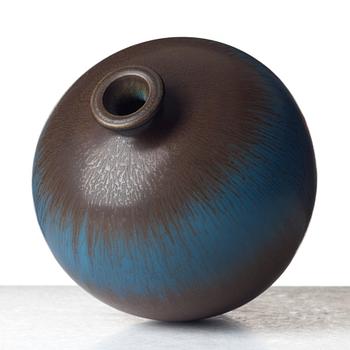 Berndt Friberg, a stoneware vase, Gustavsberg studio, Sweden 1975.