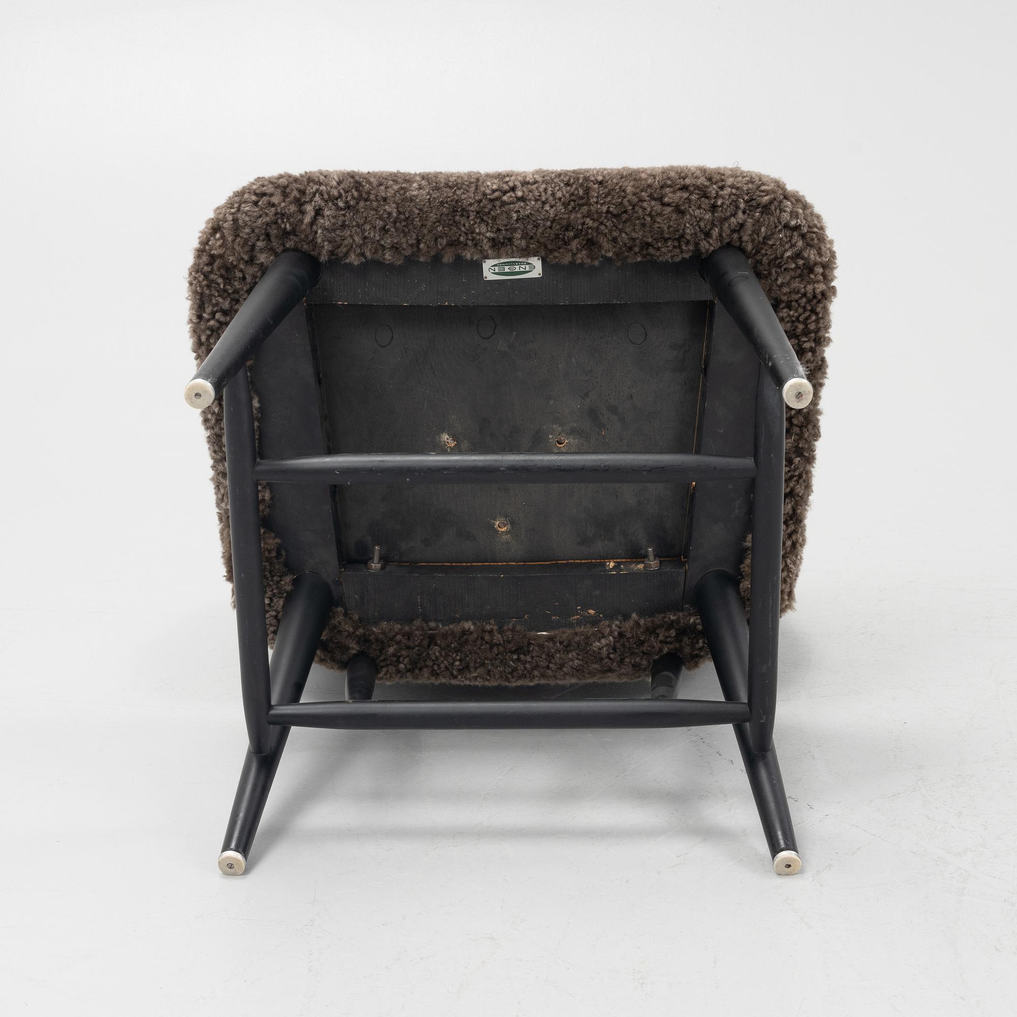 Fåtölj, fårskinn, Engen, Örkelljunga, 1900-talets mitt.