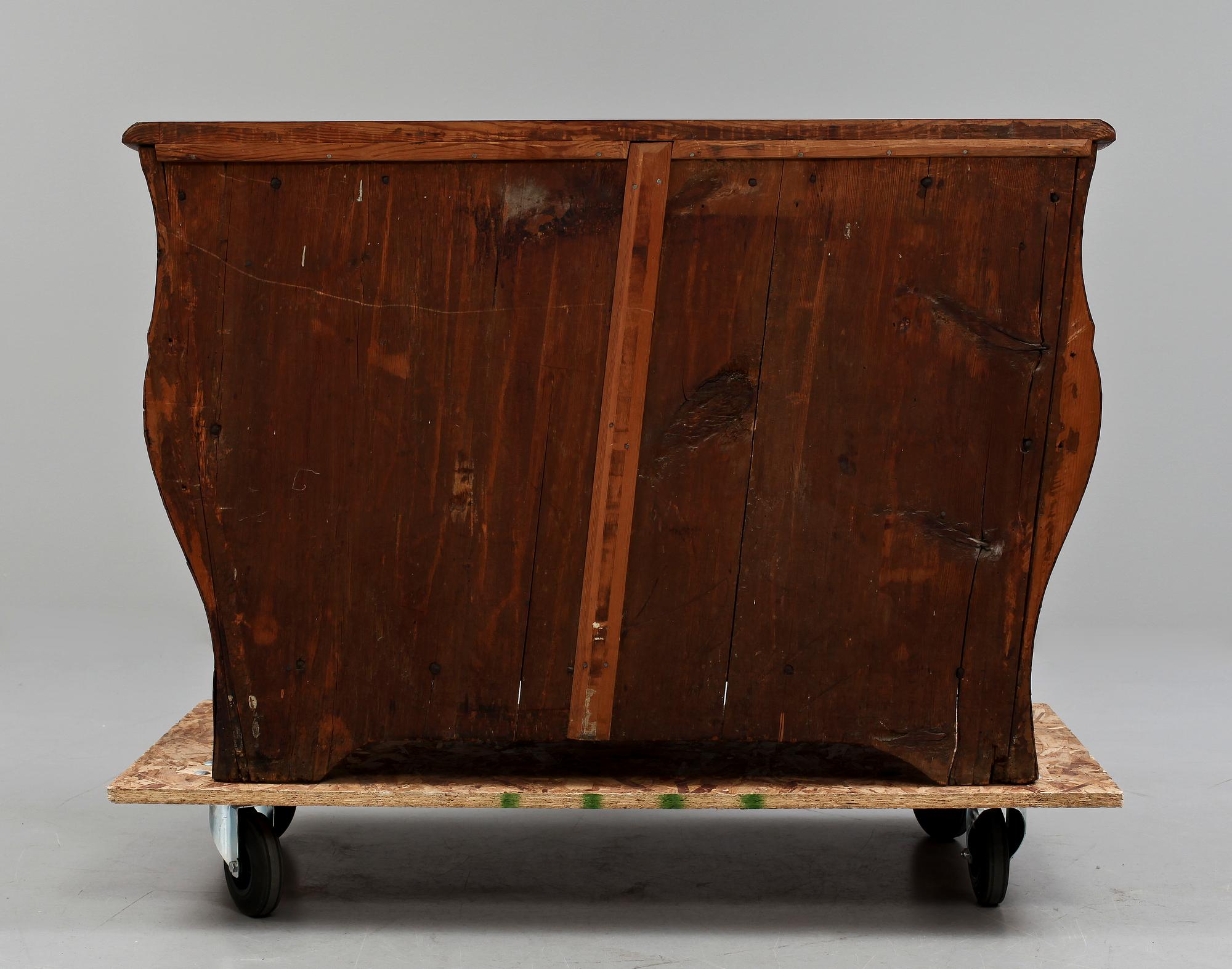 BYRÅ, rokoko, 1700-talets andra hälft.