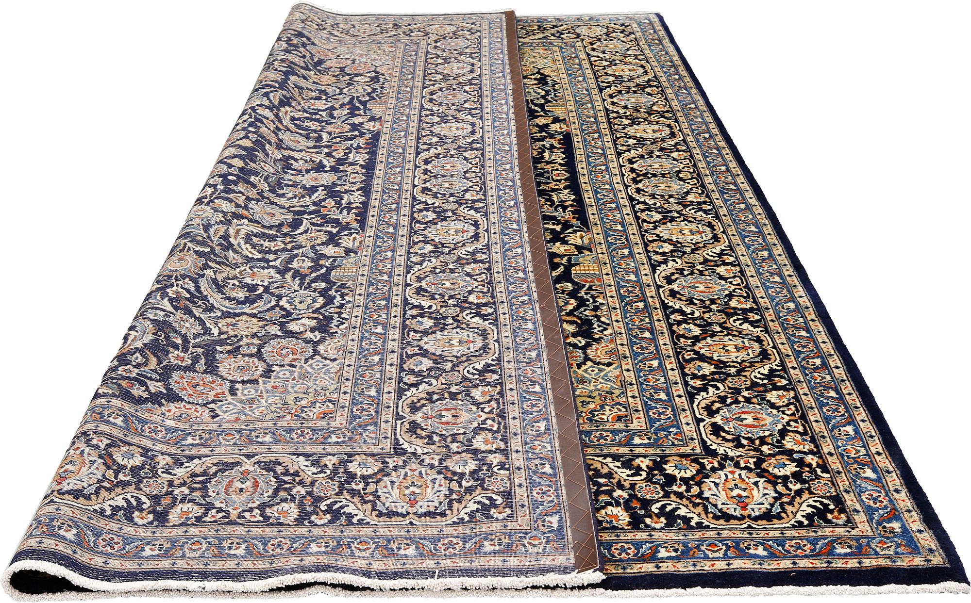 Matta, Kashmar, ca 340 x 253 cm.