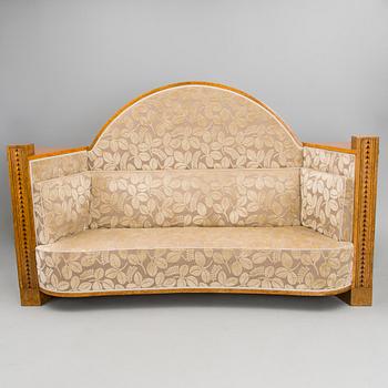 Eliel Saarinen, A 4-piece furniture suite manufactured by  N. Bomanin Höyrypuusepäntehdas, Turku. Finland. Designed circa 1908.