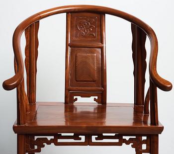 A pair of horseshoe-back armchairs, Qing dynasty (1644-1912).