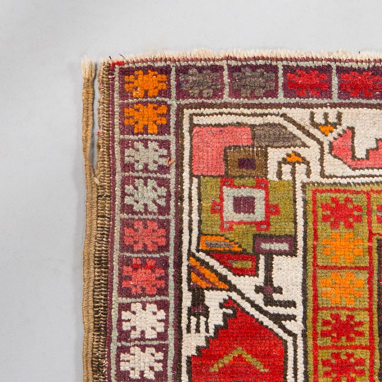 Matta, sannolikt Karabagh, från omkr år 1900. Ca 305 x 137 cm.