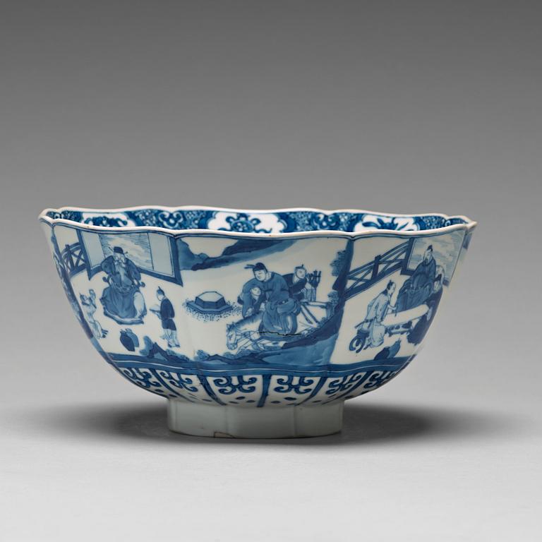 SKÅL, porslin. Qingdynastin, Kangxi (1662-1722).
