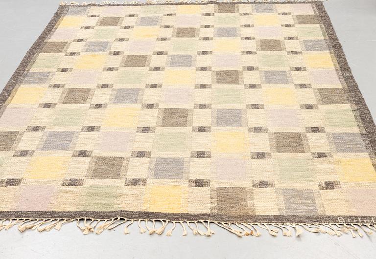 Brita Grahn, a carpet, flat weave, ca 311 x 214 cm, signed Brita Grahn.