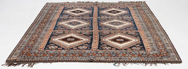 A carpet, Qashkai 'Shekarlou', approx. 310 x 227 cm.