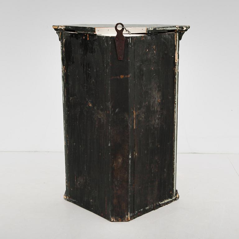 VÄGGHÄNGSKÅP, allmoge, 1700/1800-tal.