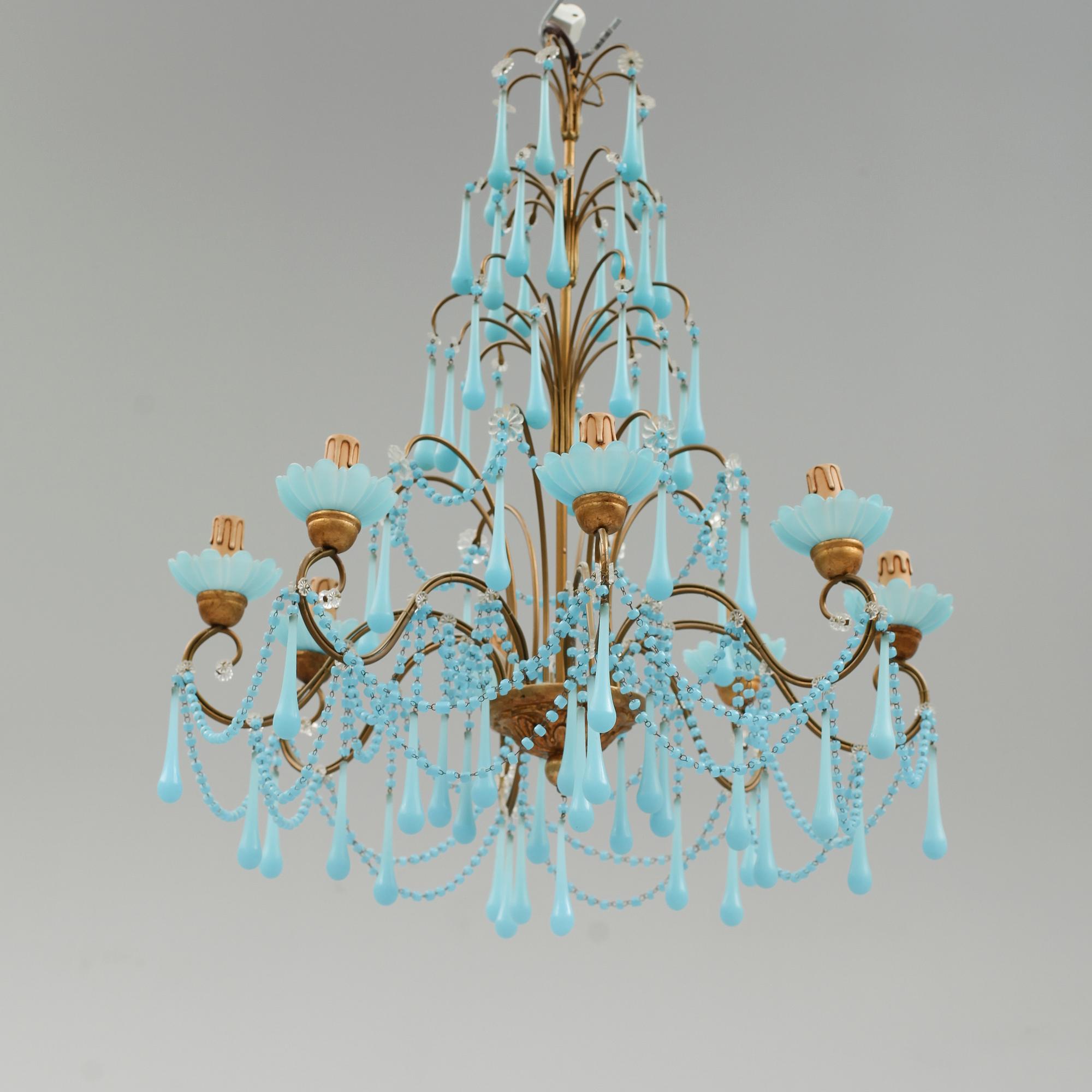 TAKLAMPA, Italien, enligt uppgift inköpt på Nordiska Kompaniet. Höjd ca 92 cm.