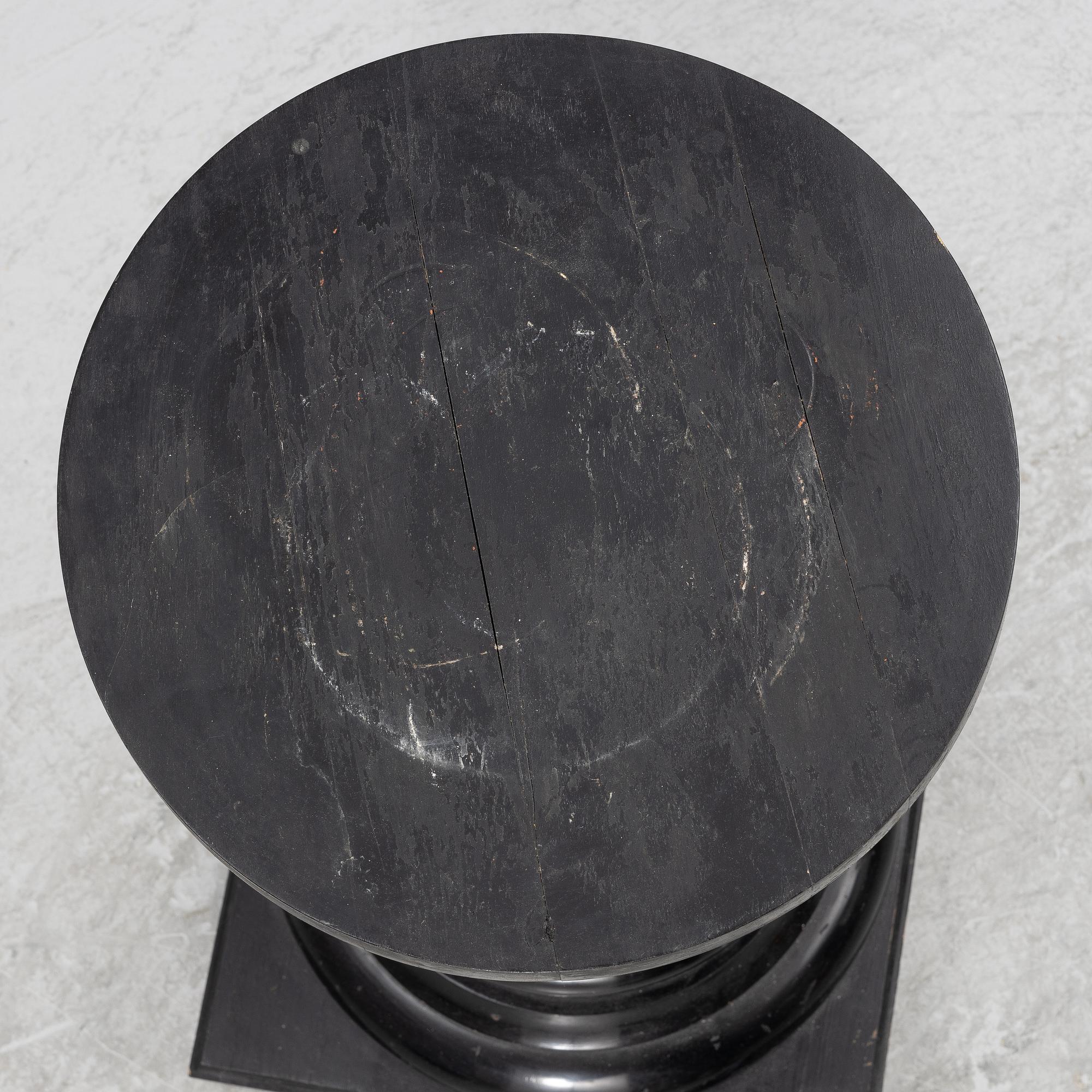 Piedestal, omkring år 1900.