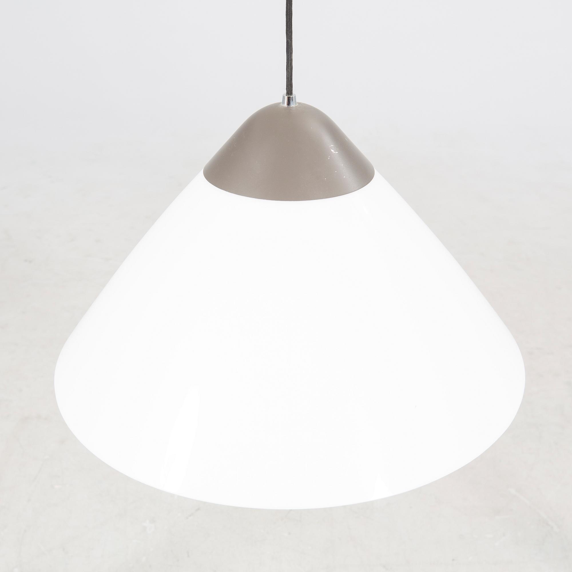 Hans J Wegner, taklampa "Opala" för Louis Poulsen Danmark sent 1900-tal.