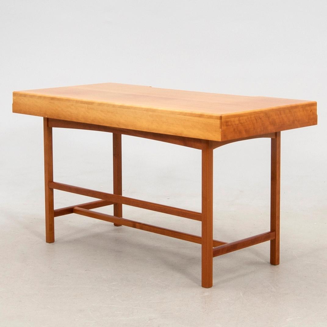 Josef Frank, desk, "Schatullskrivbordet", model 1022, AB Eriksson & Sons for Firma Svenskt Tenn, post 1985.