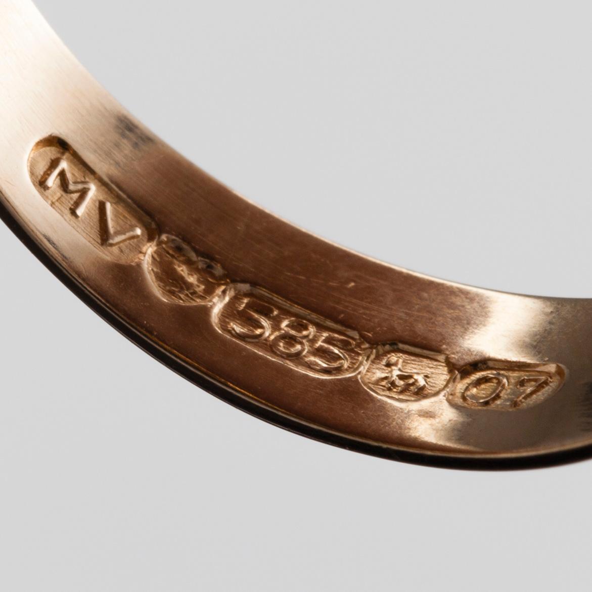 RING, 14K guld, fasettslipad bergskristall. Martti Viikinniemi, Riihimäki 1967. Vikt 7,1 g.